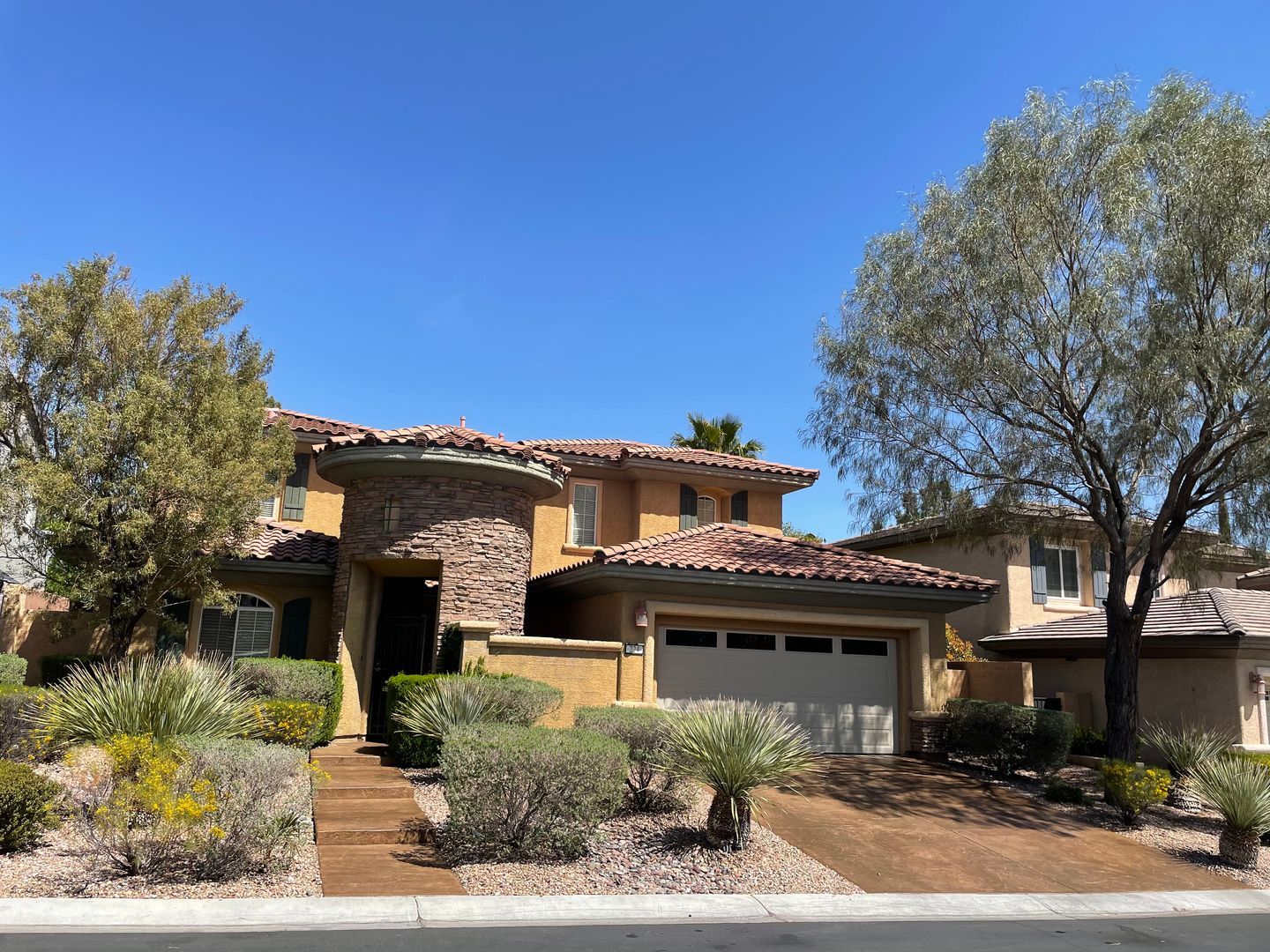 Las Vegas House: 224 Uccello Dr