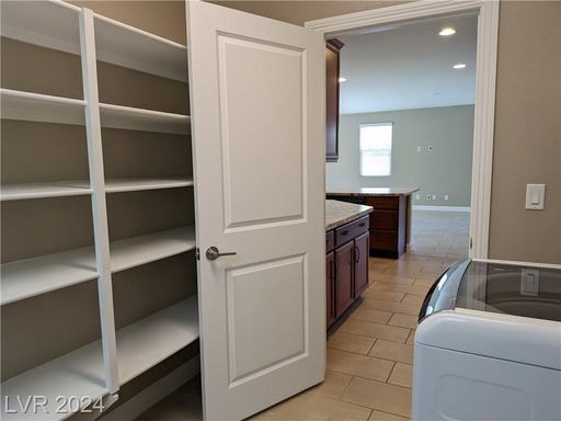 909 Old Creek , North Las Vegas, NV 89084