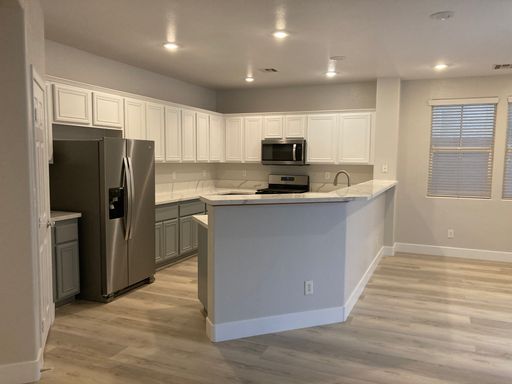 9068 Palomino Park Ct, Las Vegas, NV 89178