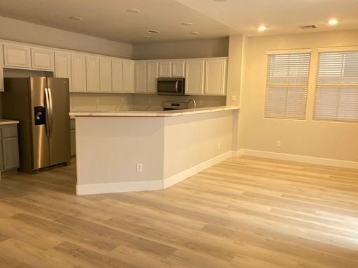 9068 Palomino Park Ct, Las Vegas, NV 89178