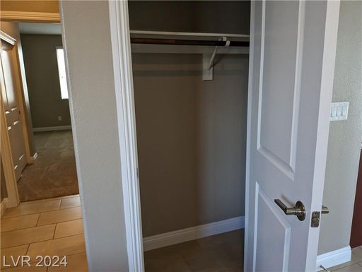 909 Old Creek , North Las Vegas, NV 89084