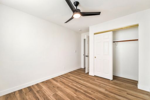 17 Sandwedge Dr, Henderson, NV 89074