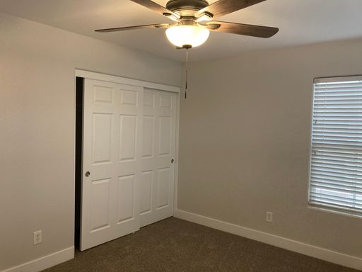 9068 Palomino Park Ct, Las Vegas, NV 89178