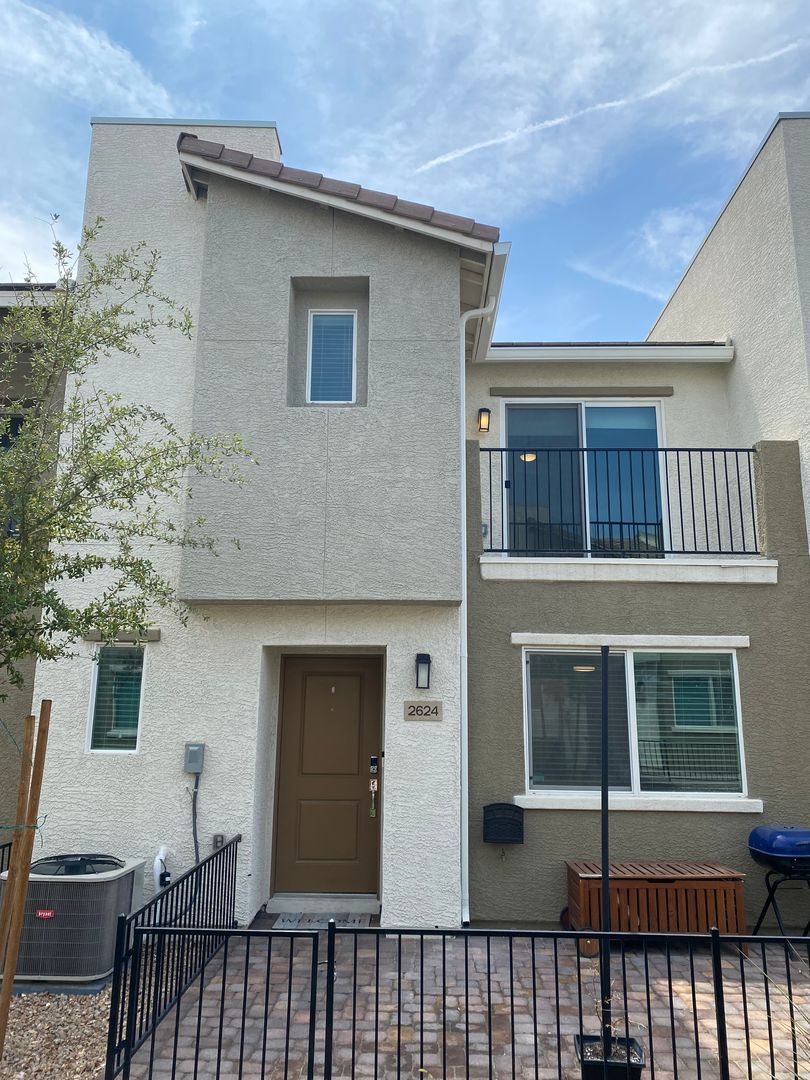 North Las Vegas House: 2624 BLAZING BLUE AVE