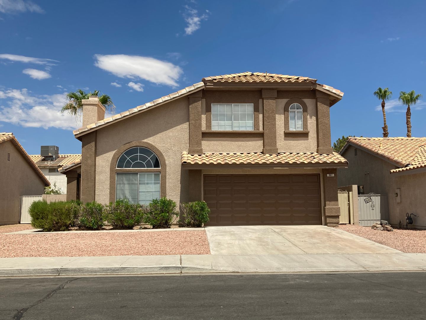 Henderson House: 967 Derringer Ln