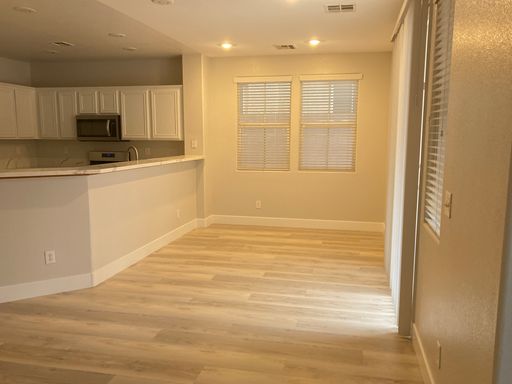 9068 Palomino Park Ct, Las Vegas, NV 89178