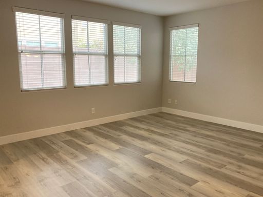 9068 Palomino Park Ct, Las Vegas, NV 89178