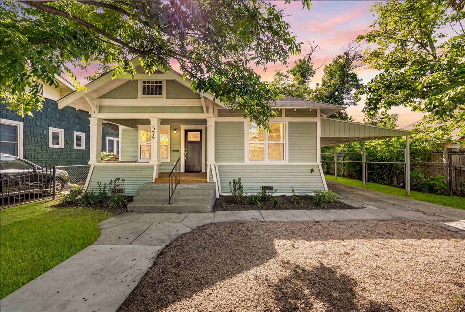 San Antonio House: 524 Hunstock