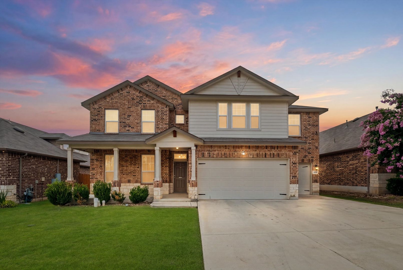 San Antonio House: 8828 Chavez Path