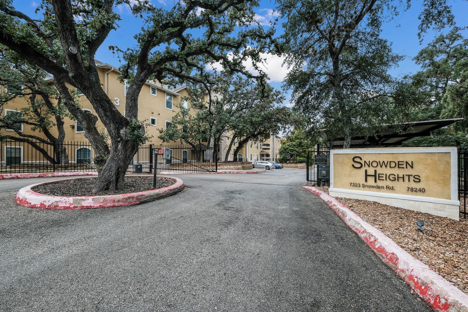 San Antonio House: 7323 Snowden Rd #3201