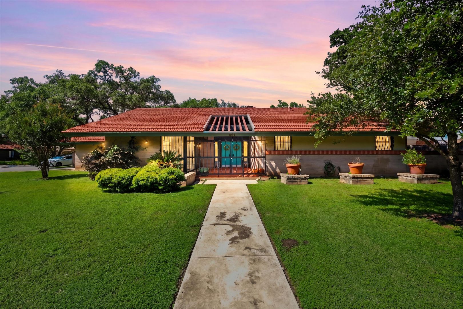 San Antonio House: 1127 Mt Rainier Dr.
