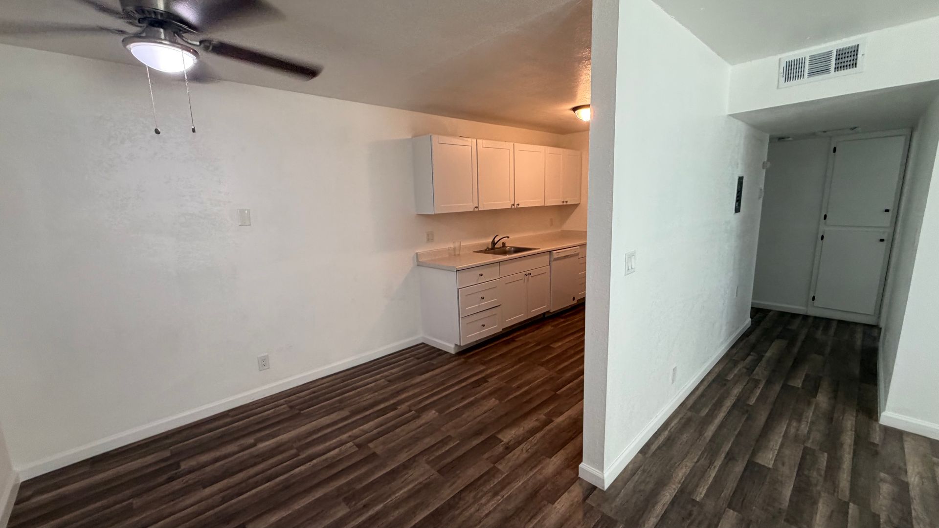 Roseville Apartment: 107 King Road