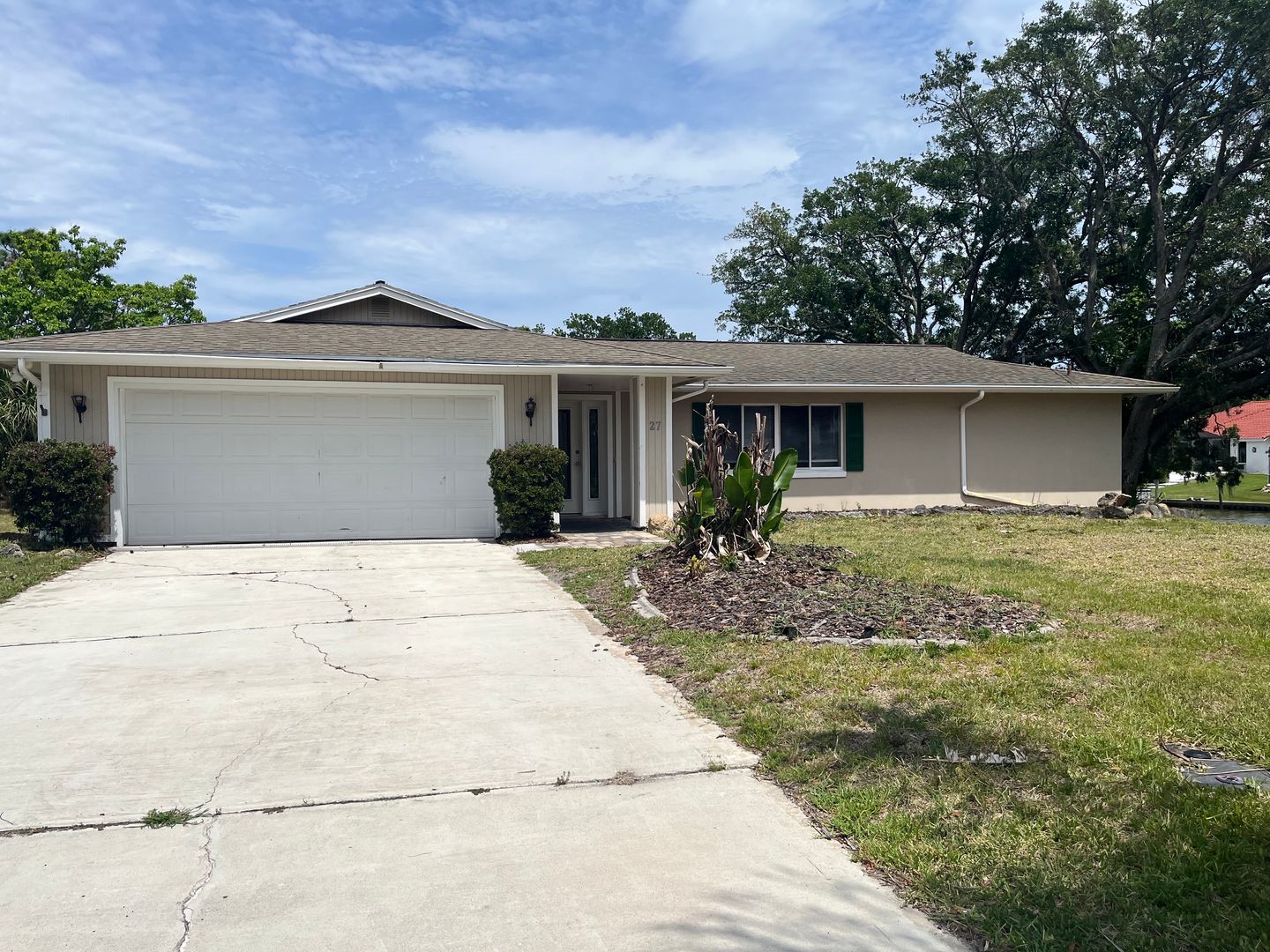 Palm Coast House: 27 Classic Court S