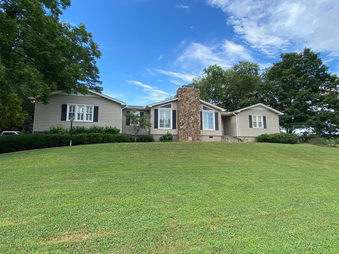 Greenville House: 807 Knollwood Drive