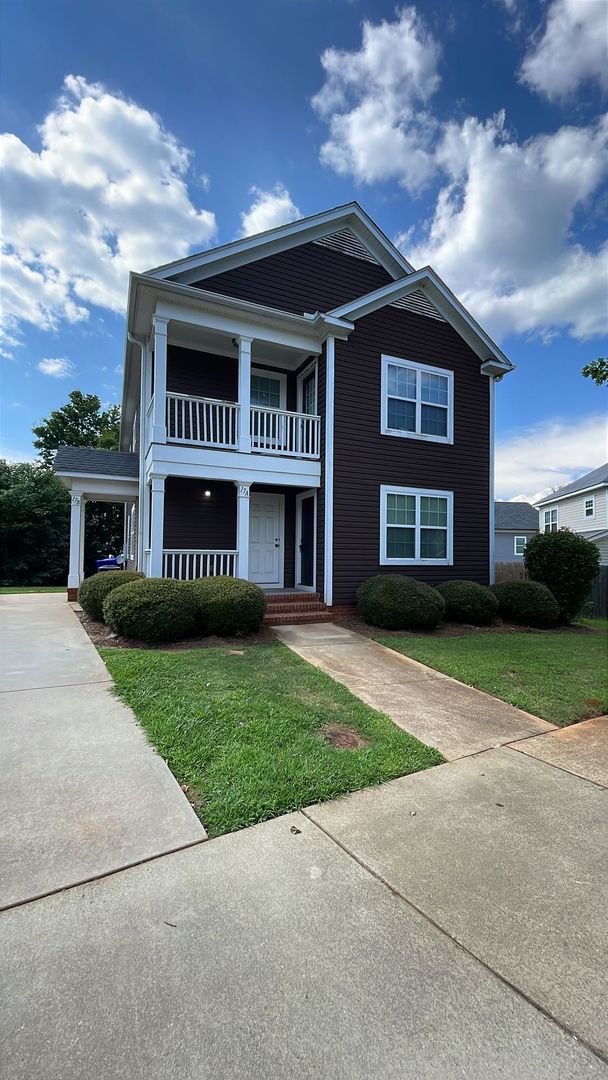 Greenville Apartment: Kingsview St