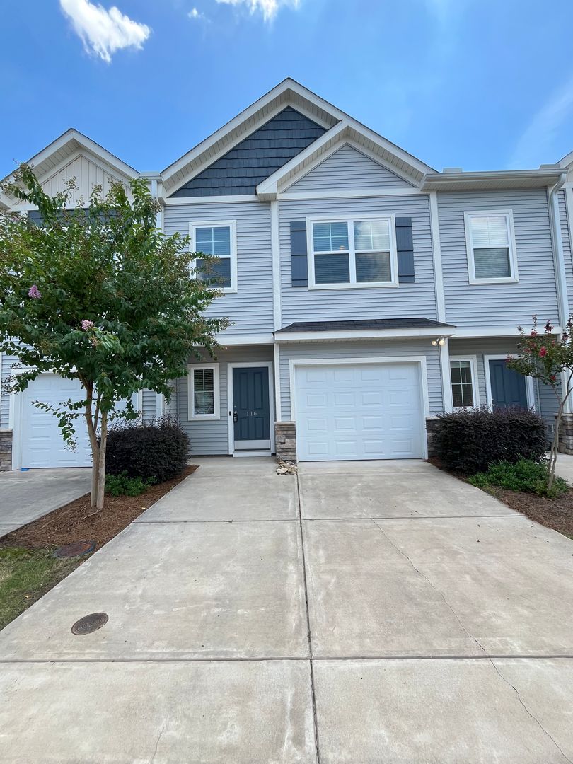 Taylors Townhome: 116 Bluet Lane
