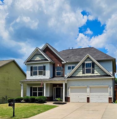 Don't miss this Gorgeous 4 BR Home in the heart of Simpsonville! Fenced Backyard with Lawn Maintenance included! – photo 1