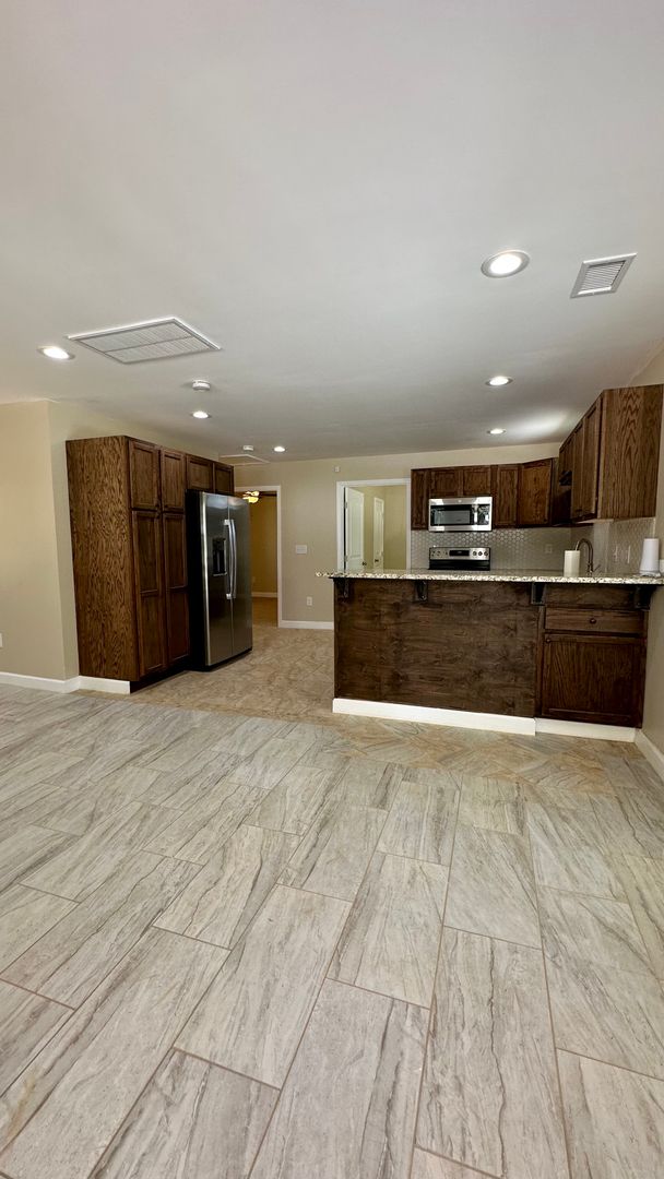 Charming Brand New 2 Bedroom 1 Bath Duplex 5 of 12