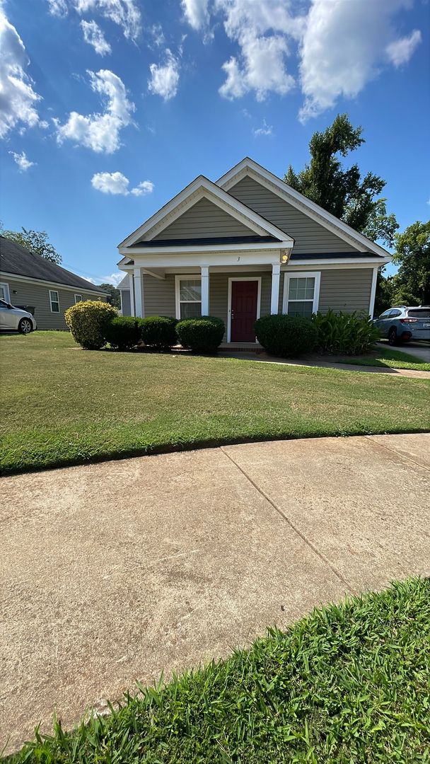 Greenville Apartment: Gower Park