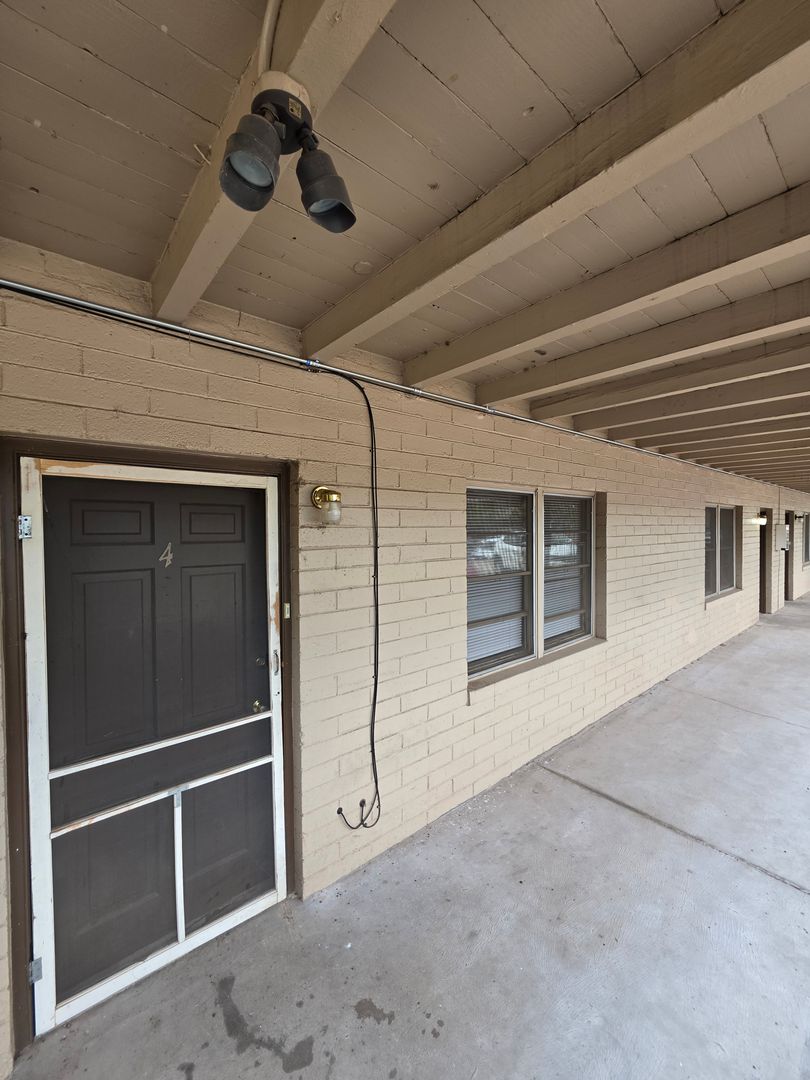 Flagstaff Apartment: 324 N San Francisco St