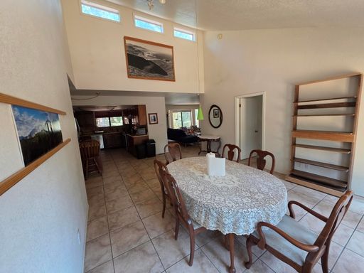 $500 Move-In Special | Single-Level 4BR Home | Furnished or Unfurnished in University Heights – photo 1