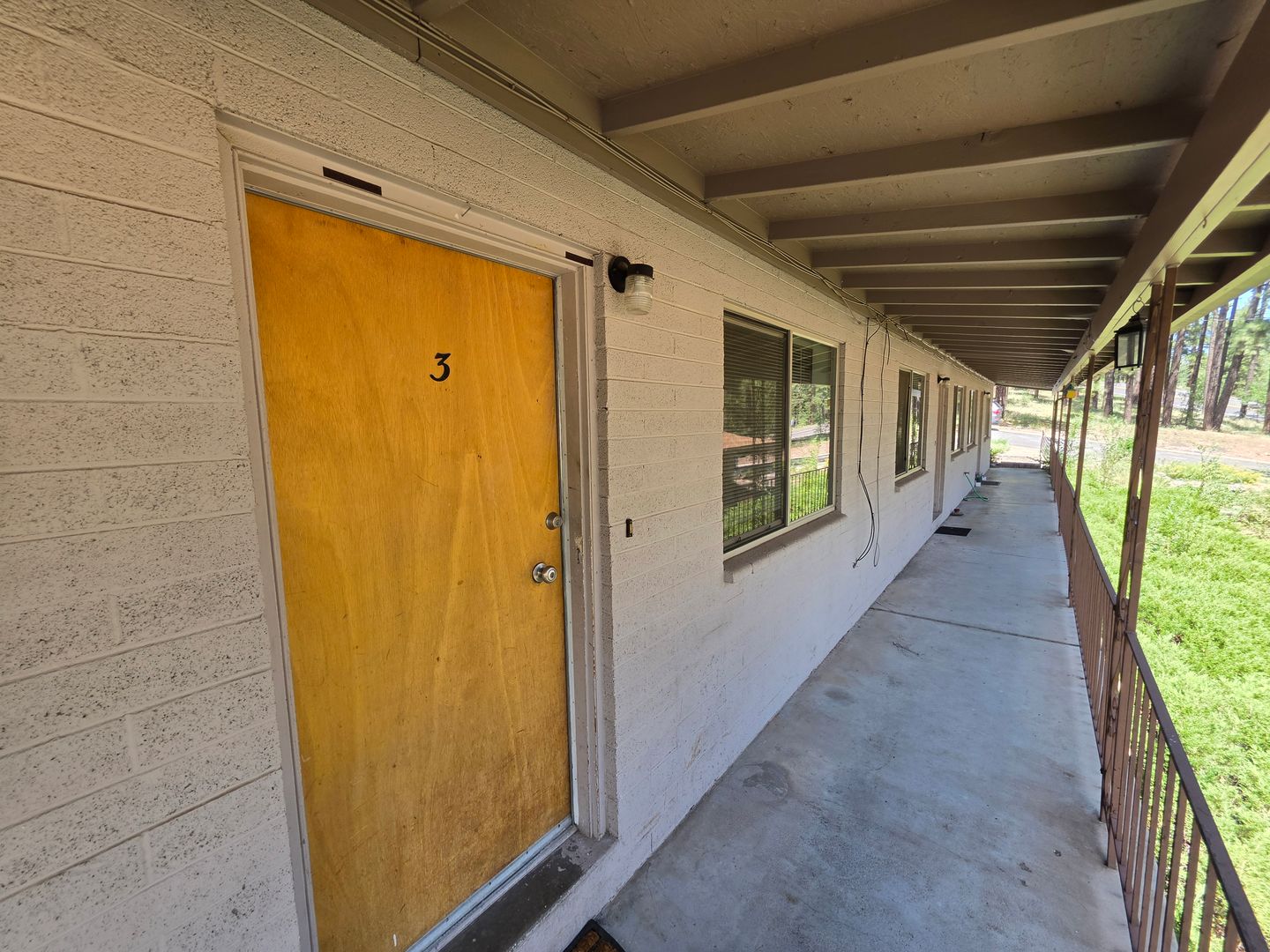 Flagstaff Apartment: W Montvale