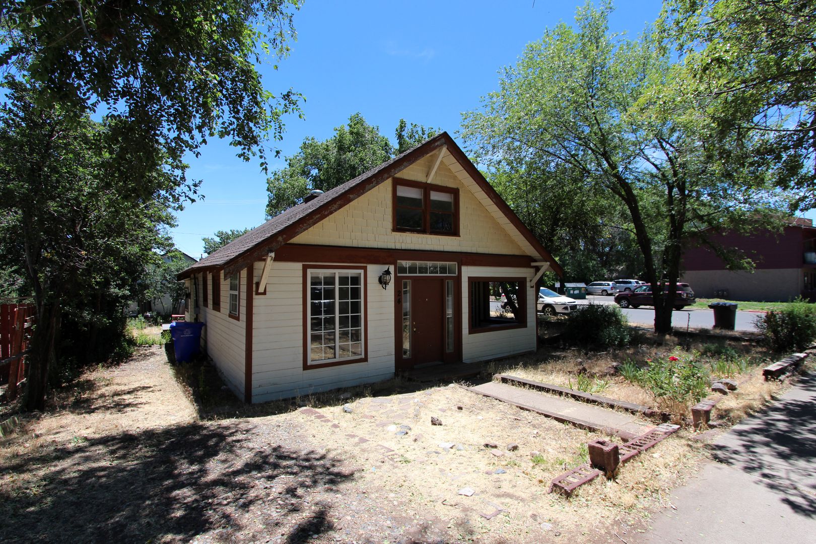 Flagstaff Apartment: 24 W.C. Riles
