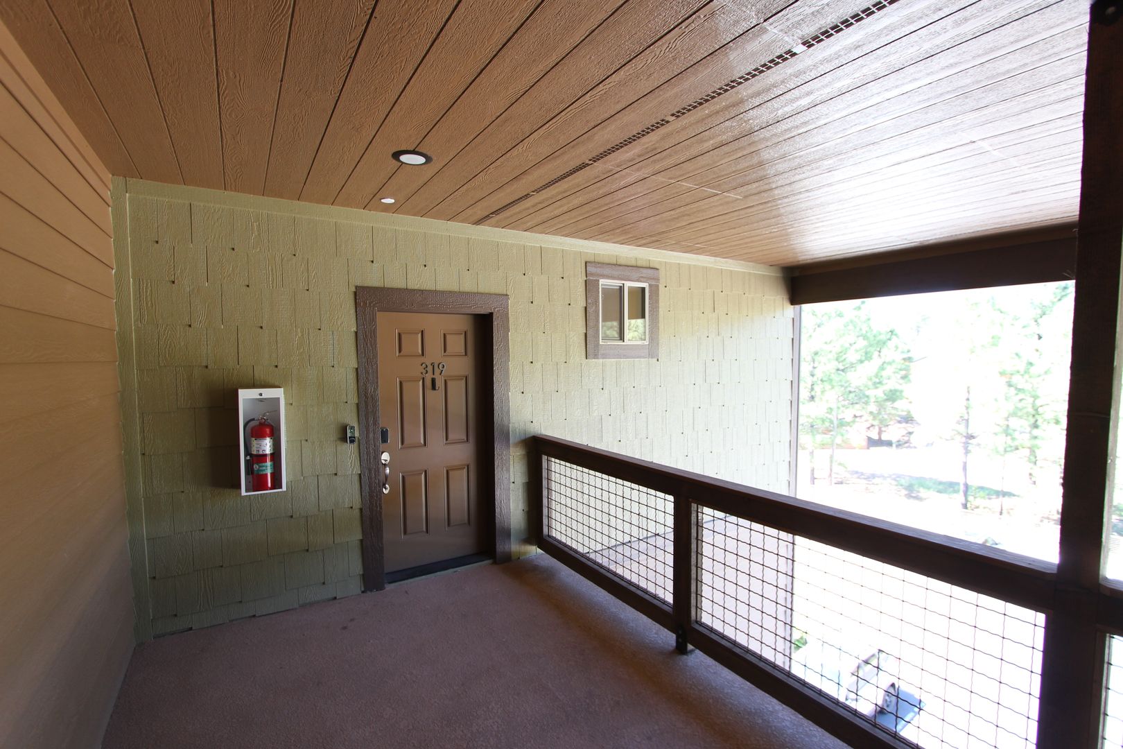 Flagstaff Condo: 1650 E Ponderosa Parkway 4-319