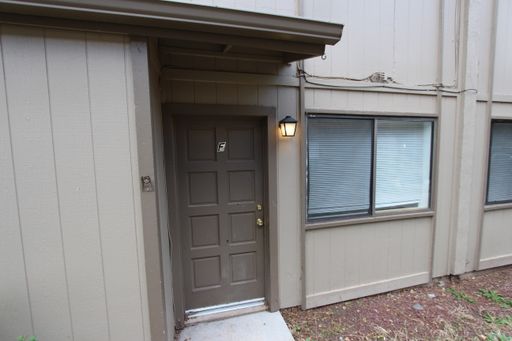 Move-In Ready 2-Bedroom Townhome with Small Fenced Yard – photo 1