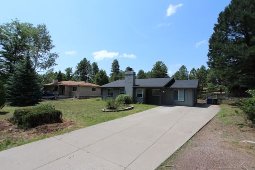 $500 Move-In Special | 3-Bedroom Home in Bow & Arrow Acres | Large Yard & Wood-Burning Fireplace – photo 1
