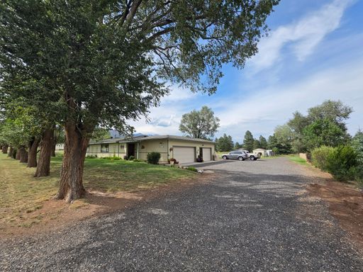 Short-Term Furnished 3-Bedroom Home on 2 Acres | Available 11/1/26–5/31/27 – photo 1