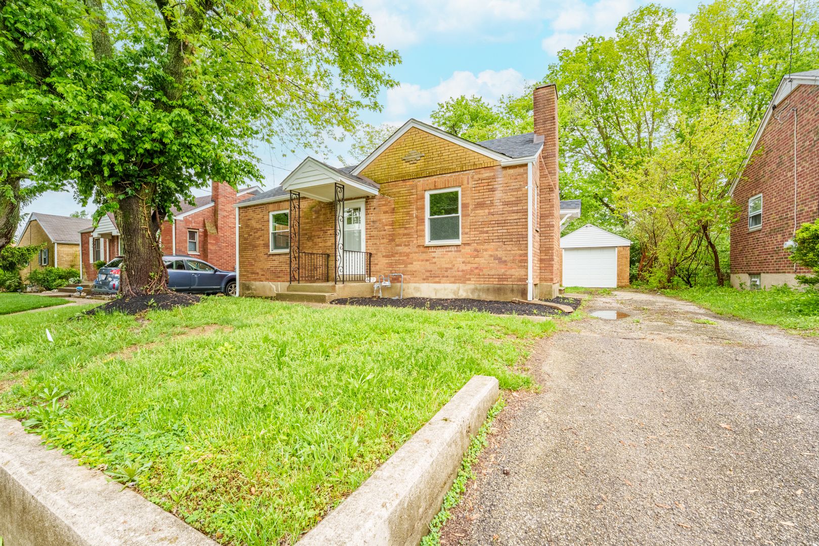 Dayton House: 922 Wilmington Ave