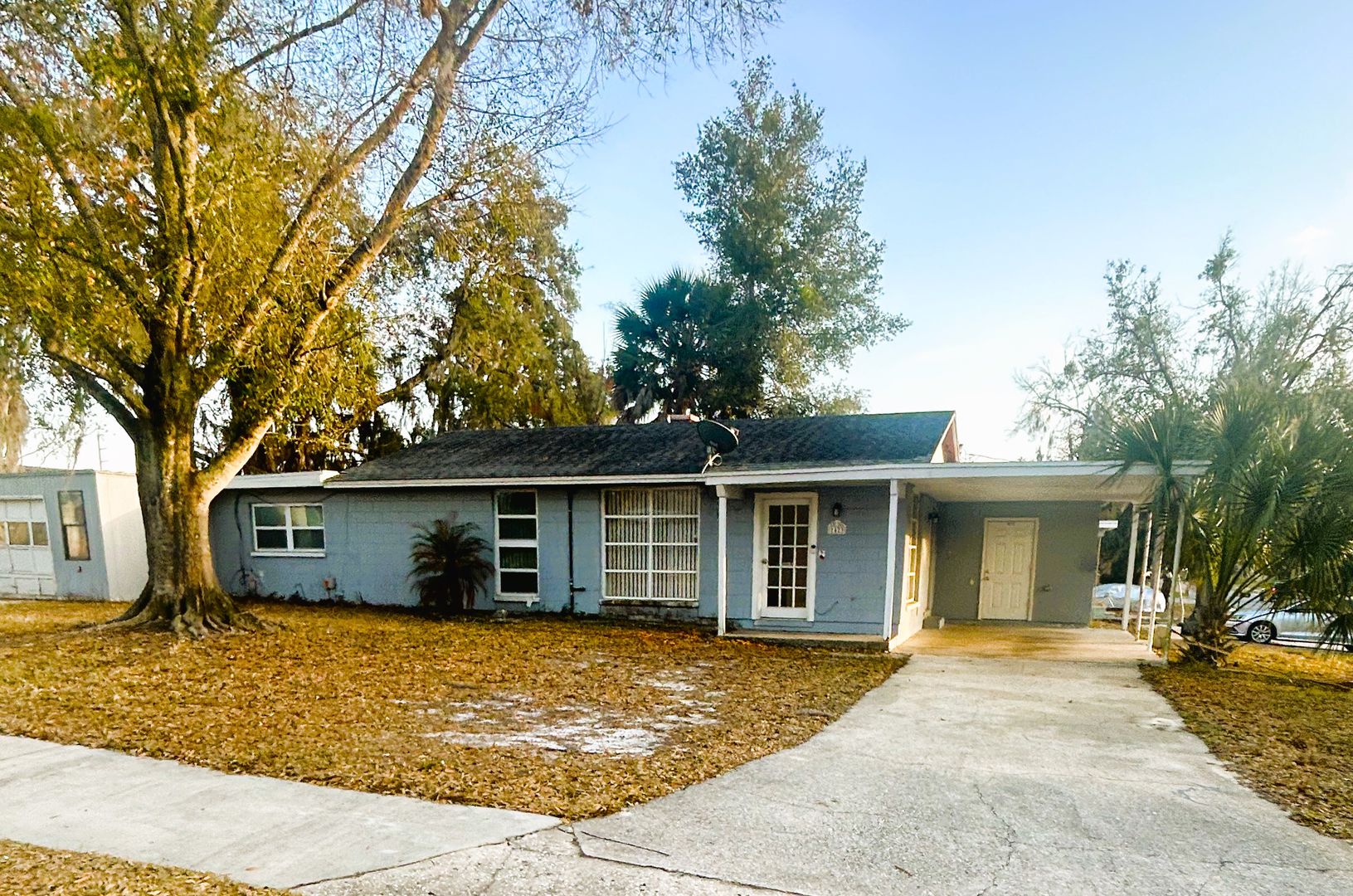 Leesburg House: 1423 Bryant Street