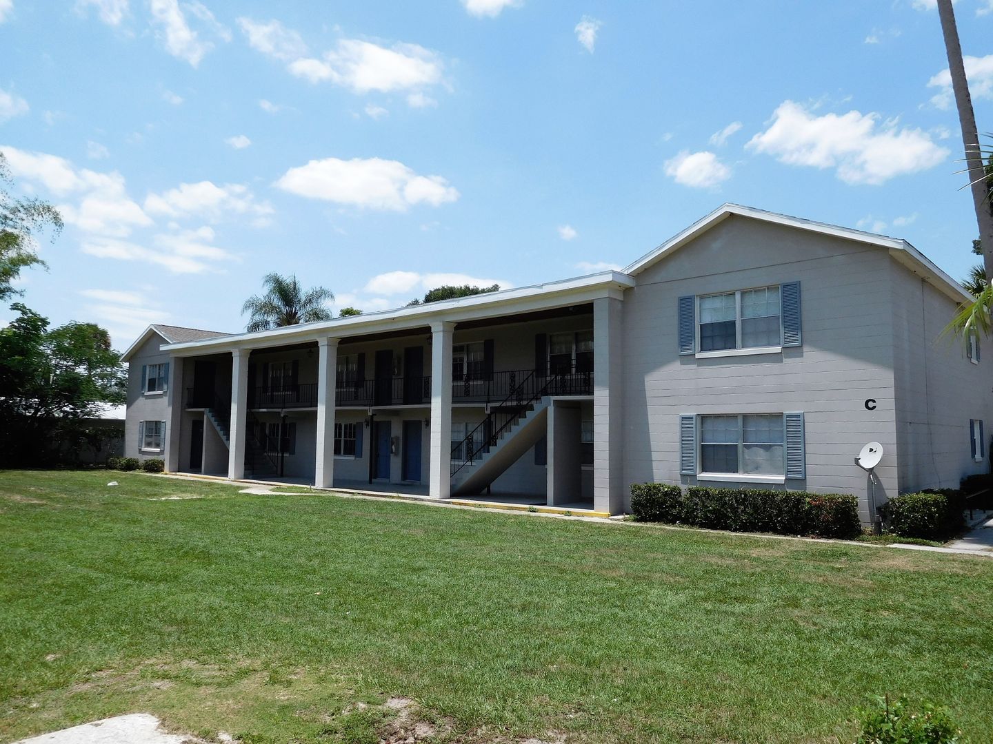 Deland Apartment: 302 S Spring Garden Ave