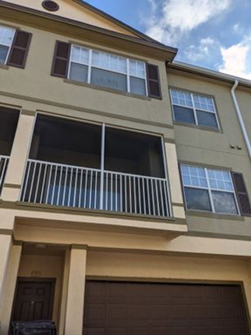 Orlando Apartment: 2424 Grand Central Parkway