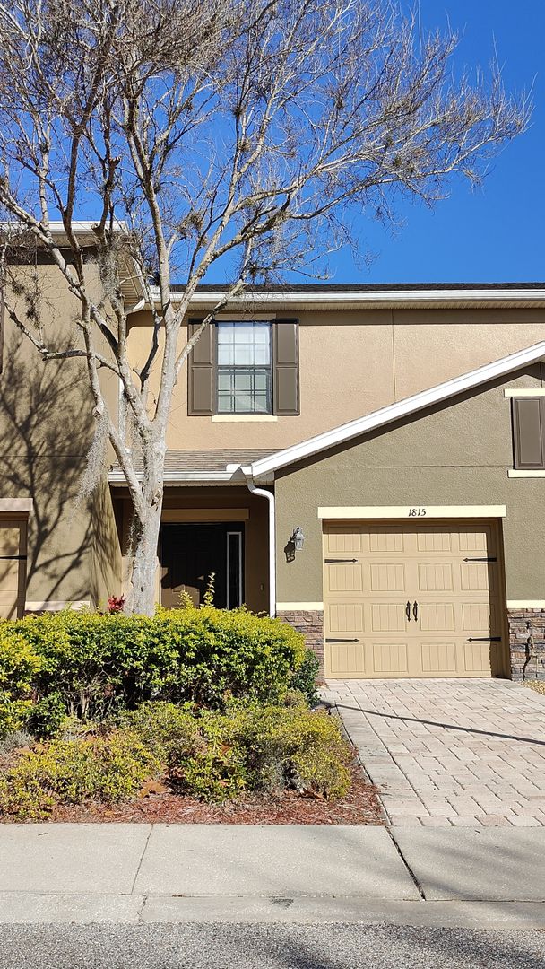 Longwood Townhome: 1815 Covent Garden Lane