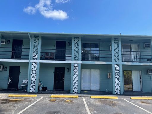 SPECIAL INTRODUCTORY RENT OFFER! Charming 2-bedroom, 1-bathroom Apartment in Cocoa Pineridge Complex