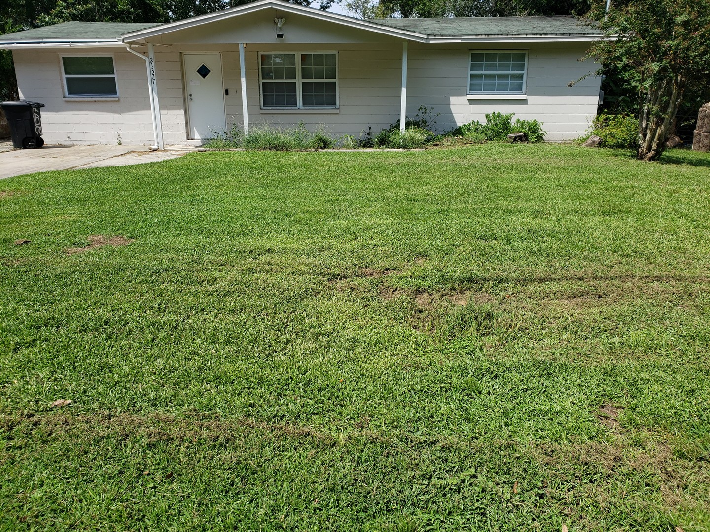 Brooksville House: 21377 Campbell Drive