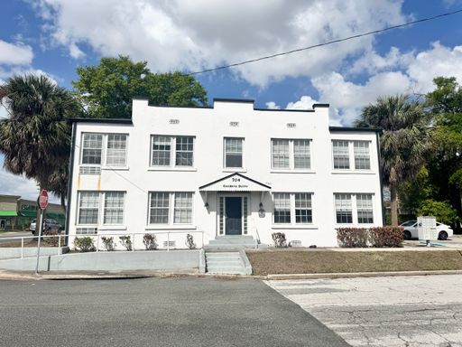 Move-In Ready in College Park! Quaint 2 Bed, 2 Bath! – photo 1