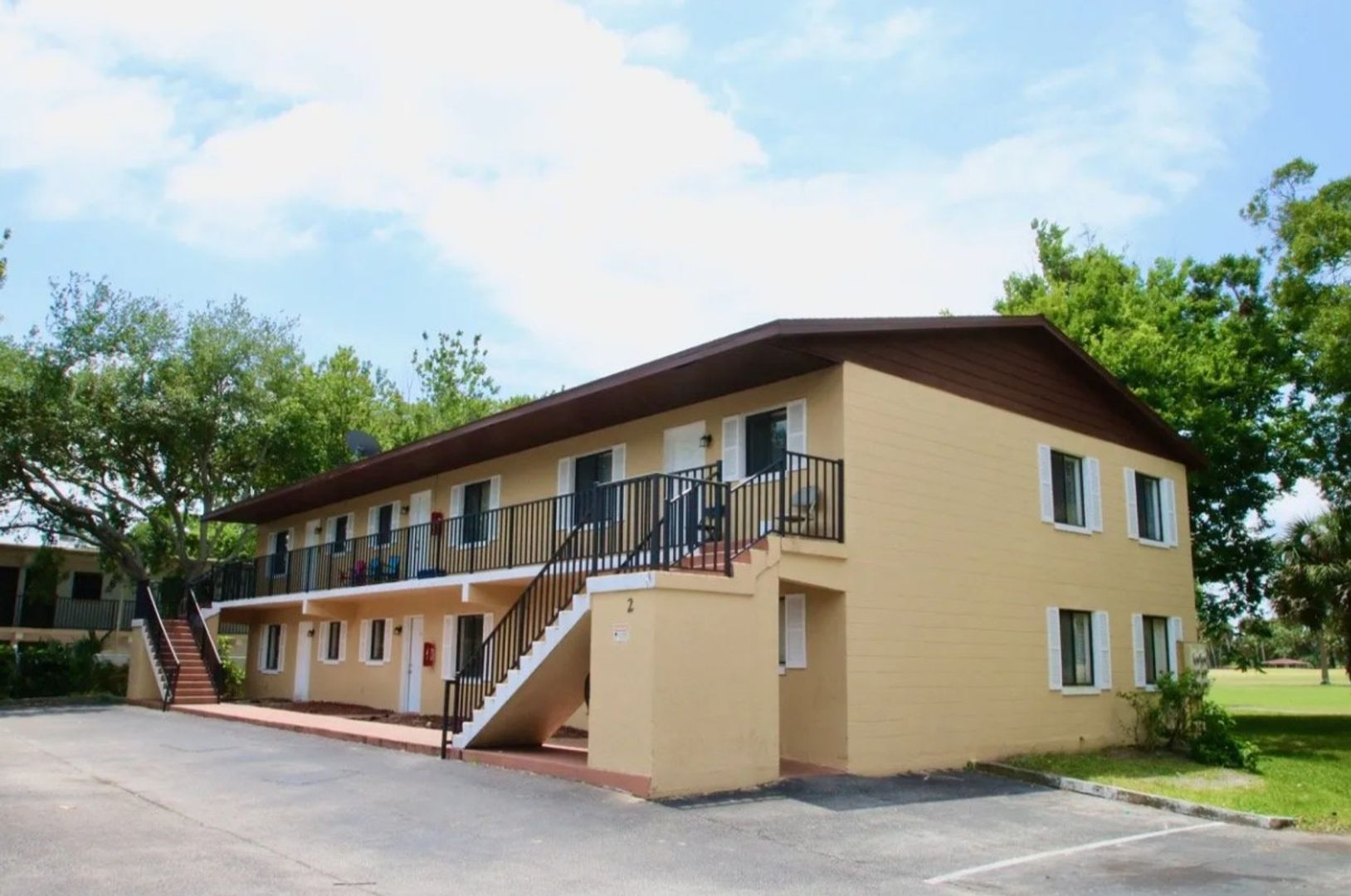 Daytona Apartment: 1350 Virginia Ave