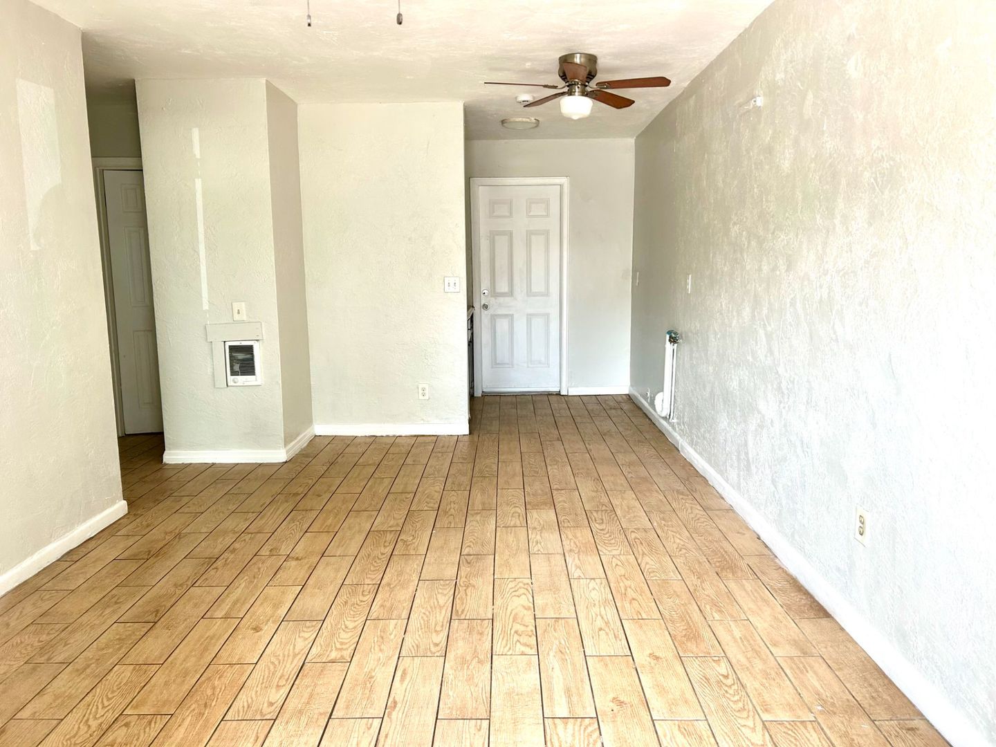 Daytona Beach Apartment: 430 N. Charles Street Unit 2