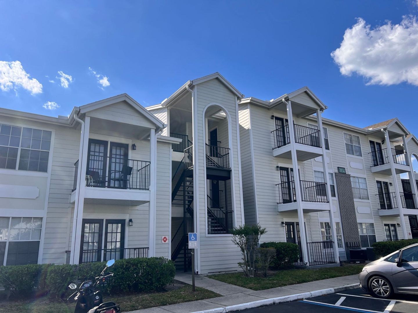 Orlando Apartment: 2550 N Alafaya Trail