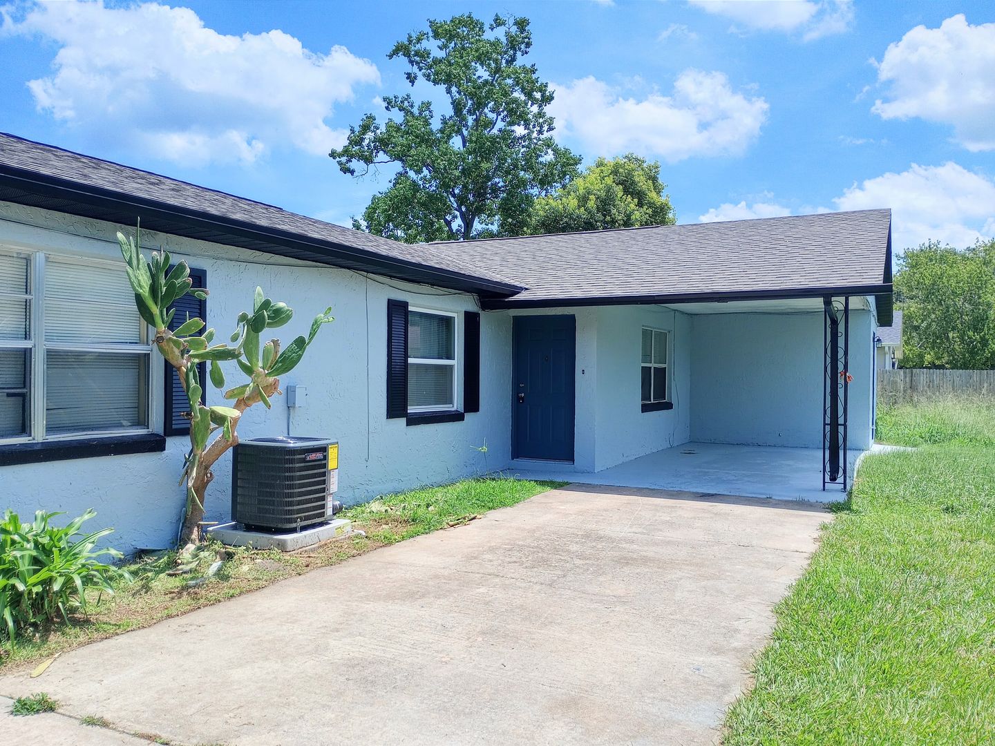 Sanford Apartment: 2427 Chase Ave #B