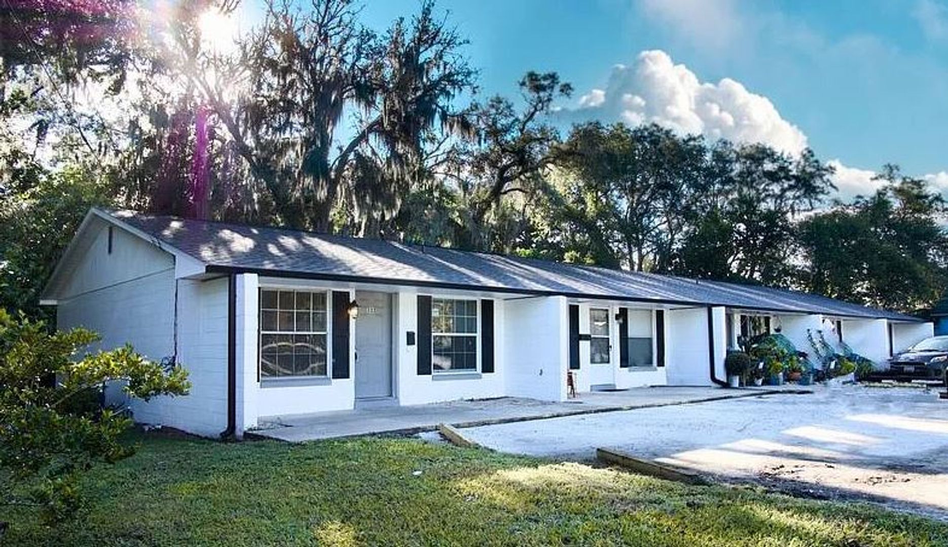 Deland Apartment: 333 Osceola Street