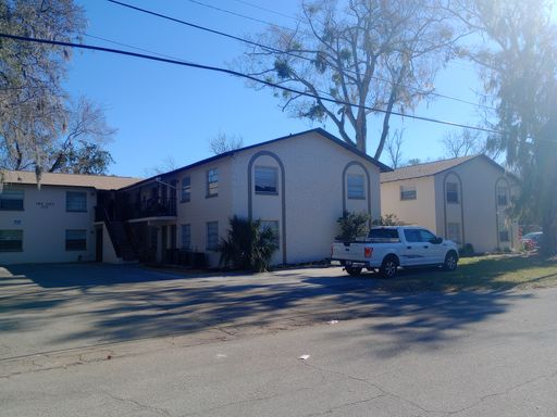 SPECIAL INTRODUCTORY RENT OFFER! Heart of Twin Oaks 1-Bed/1-Bath Condo