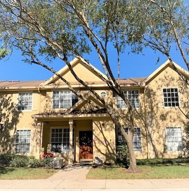 3 Bedroom/2.5 Bath Condo Located in Lovely Crescent Place – photo 1