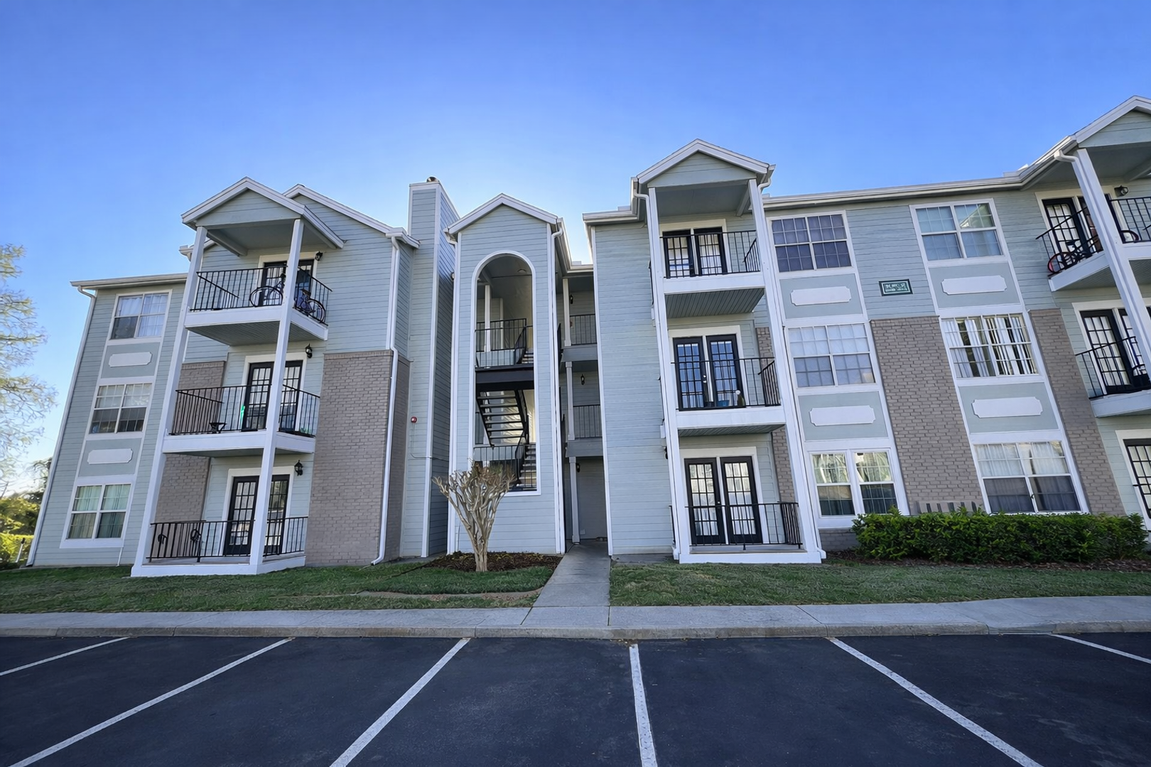 Orlando Apartment: 2550 N Alafaya Trail