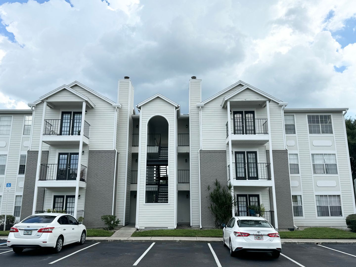 Orlando Apartment: 2550 N Alafaya Trail
