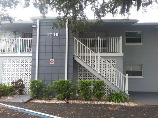 SPACIOUS 2 BEDROOM ONE BATH - Titusville Square Apartments – photo 1