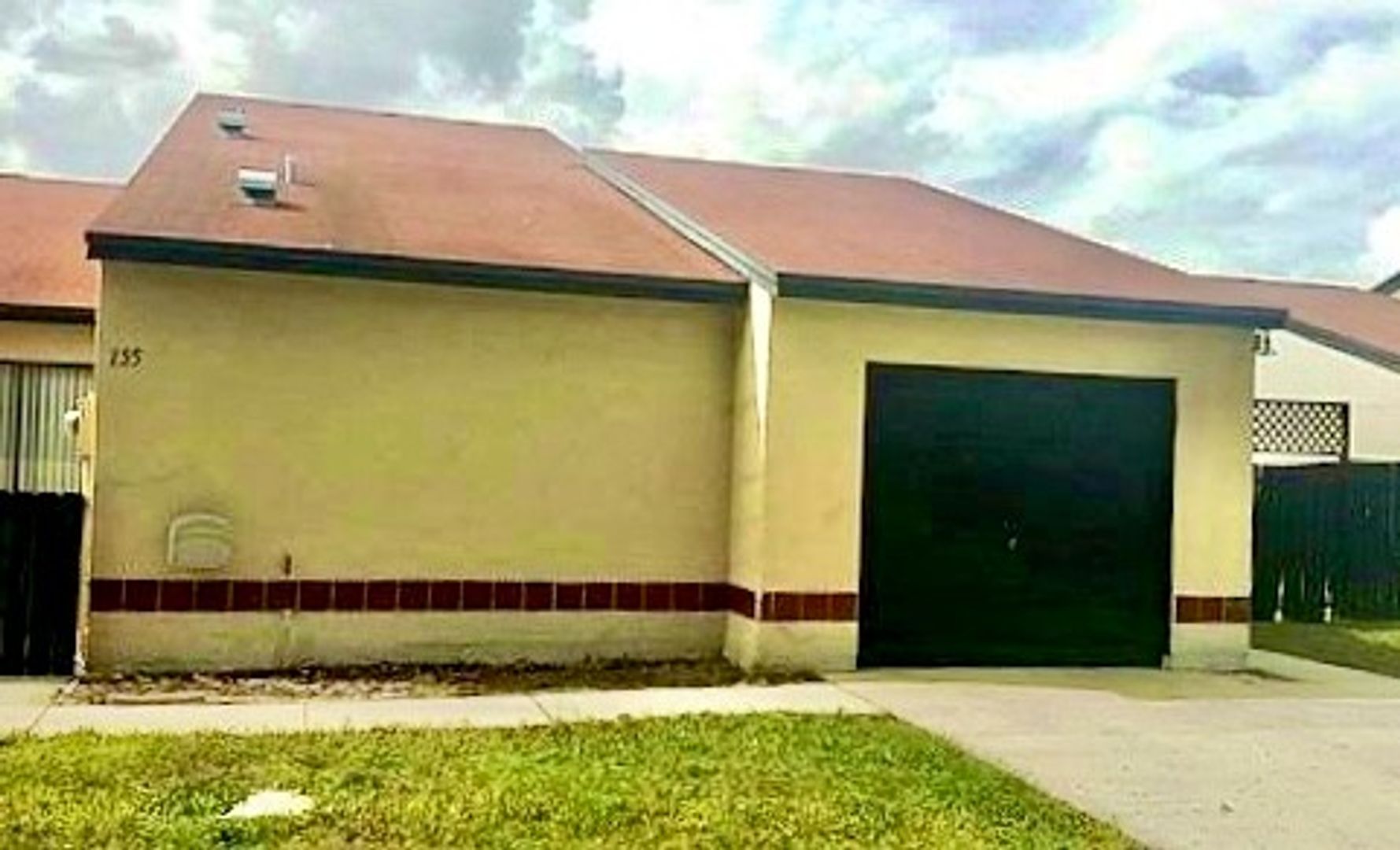 Orlando Apartment: 755 Golden Sunshine Circle